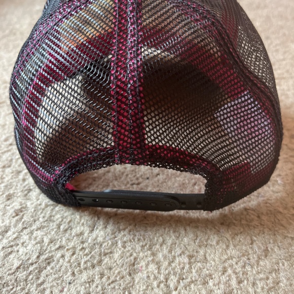 Snapback - Picture 2 of 2